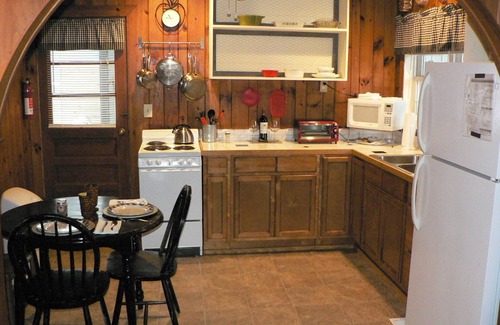 Flat Rock Cottage | Three Cub Cottage in historic Flat Rock