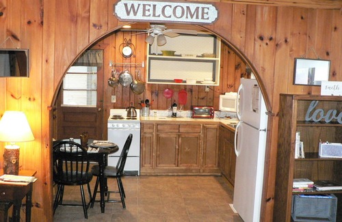 Flat Rock Cottage | Three Cub Cottage in historic Flat Rock