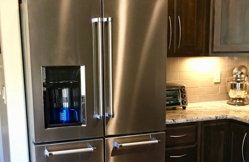 Salida Condo | THREE DECKS ON THE RIVER, Barbecue and dine right on your own part of the River!