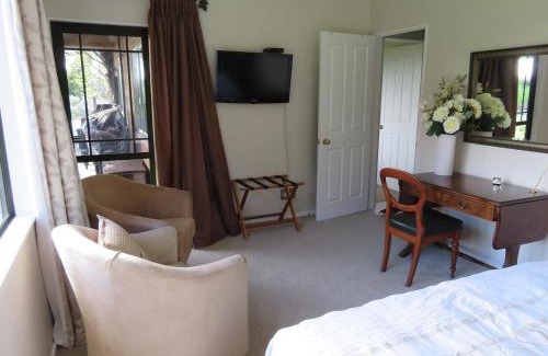 Whakamarama House | Three Gables B&B