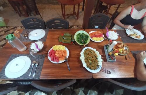 Manado City Centre House | Three Ken Homestay & Cafe