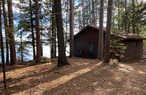 Three Lakes Cabin | Three Lakes Chain Lakeside Cabin -Reed Road Retreat