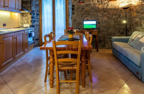 Zorzino Other | Three-level apartment in historic building