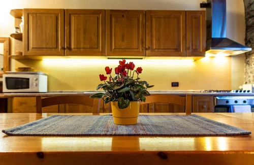 Zorzino Other | Three-level apartment in historic building