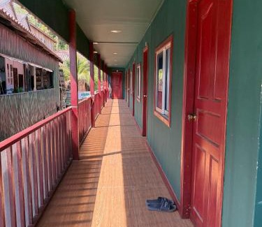 Koh Rong House | Three Little Birds Bar & Guesthouse