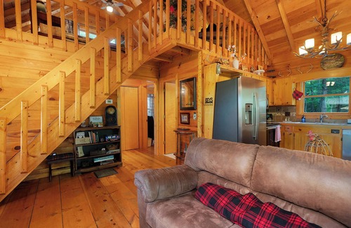 Hidden Lake Cabin | Three Loves Cabin-Cherry Log GA