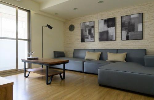 Daan Apartment | Three Master Bedrooms 4B4b Home 1min to SYS MRT 三主臥4房4衛 1分到國父紀念館站