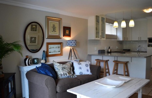 Salt Rock Apartment | Three Palms One Bedroom Apartment - SOLAR