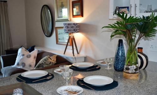 Salt Rock Apartment | Three Palms One Bedroom Apartment - SOLAR