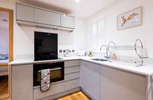 Pettistree House | Three Tuns Apartments - Sycamore