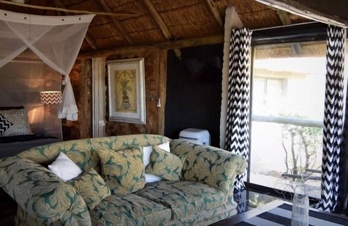Greater Johannesburg Metropolitan Area Hotel | Thulani Game Lodge & Eco Estate