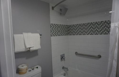 Bishop Hotel | Thunderbird Motel