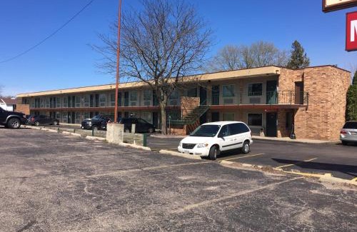 Baraboo Hotel | Thunderbird Motor Inn