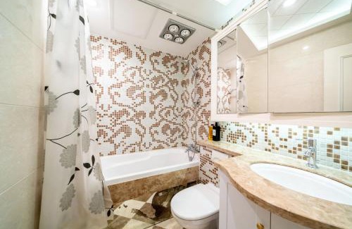 Dapuqiao Apartment | Tianzifang Sun Moonlight Fine Decoration Large Two-Bedroom