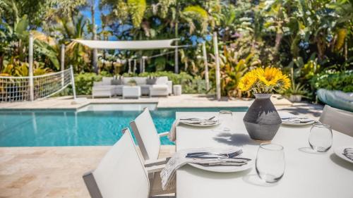 Poinsettia Heights House | Tidal by AvantStay Gorgeous Home Close to Beaches w Pool