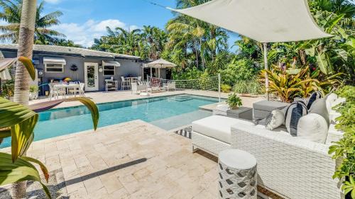 Poinsettia Heights House | Tidal by AvantStay Gorgeous Home Close to Beaches w Pool