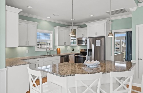 Holden Beach House | "Tides a Wastin' " Private Pool w/Opt Heat, Hot Tub, Tiki Bar, Elevator