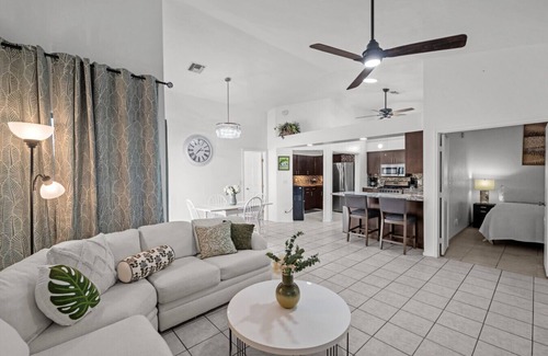 Drexel Heights Apartment | Tidy Townhome near Casino Del Sol