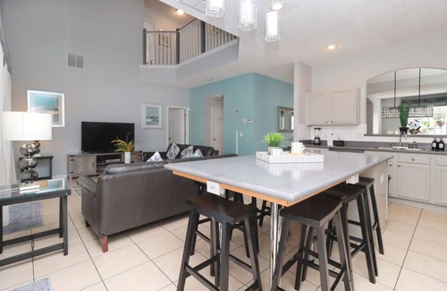 Seasons House | Tiger Lilly House 6 Bedroom