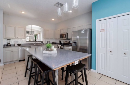 Seasons House | Tiger Lilly House 6 Bedroom