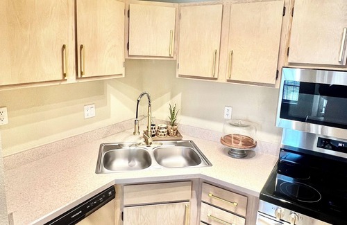 Auburn Condo | Tiger Tails and Toomer's Trails, 2 Bedroom, CLOSE TO CAMPUS! WAR EAGLE!