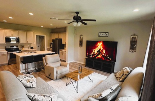 Highlands - Perkins House | Tigers Stripe Stay Luxury Retreat by LSU - CL5602