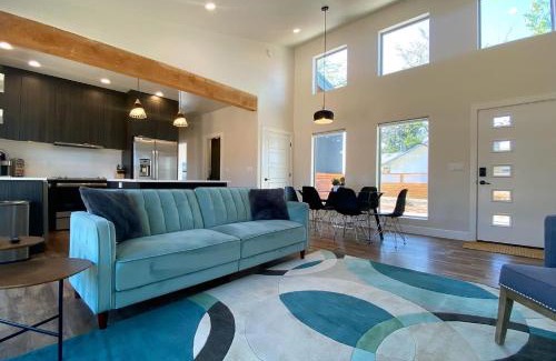 Kanab House | Timber & Tin C 2Bed 2Bath w Pool & Rooftop Deck