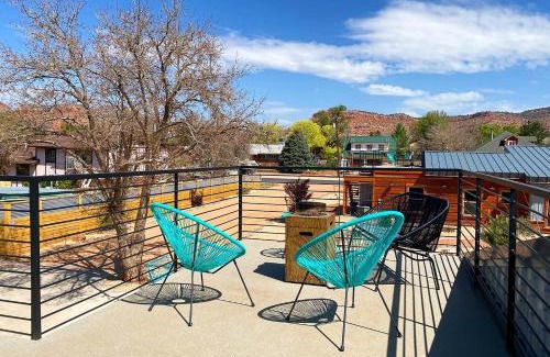 Kanab House | Timber & Tin D 2Bed 2Bath w Pool & Rooftop Deck