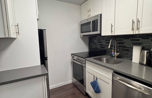 Hell's Kitchen Apartment | Times Square 2-Bedroom Apartment