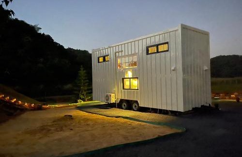 Khlong Muang House | Tiny Escape Charlotte