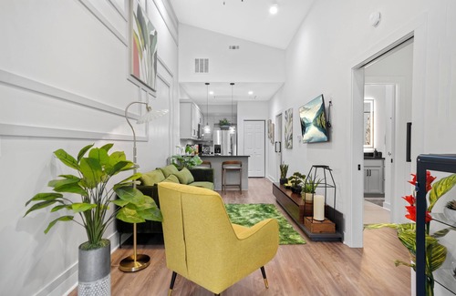 Union City House | Tiny Garden Home in Welcoming Union City