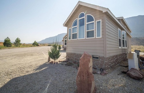 Moab South Valley House | Tiny Home #6 - Tiny Home #6 FunStays Tiny Home