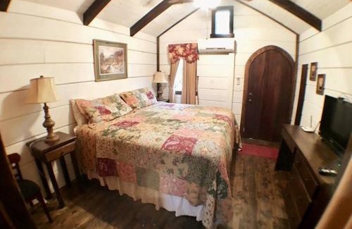 Sevierville House | Tiny Home Cottage Near the Smokies #2 Lotte