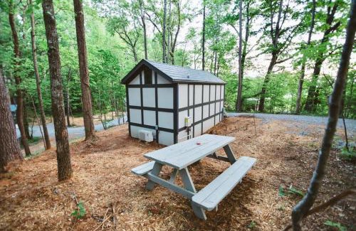 Sevierville House | Tiny Home Cottage Near the Smokies #8 Helga