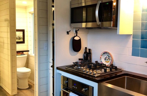 Red Bluff House | Tiny Home in Dibble Creek
