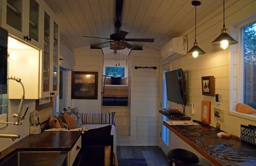 Red Bluff House | Tiny Home in Dibble Creek
