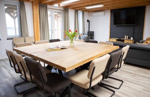 Municipality of Oirschot House | Tiny Home in Oirschot next to forest