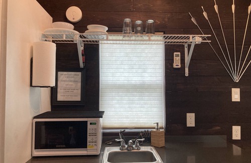 Elmendorf Apartment | Tiny home nestled in a small patch of forest 20 minutes south of San Antonio.