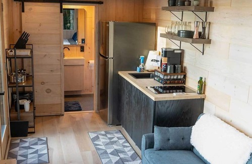 Lupton City Apartment | Tiny Home on the Edge of a Mountain with Private Hot Tub