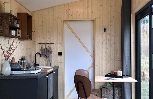 Bussieres (Yonne) Cabin | Tiny House between fields and stream, night under the stars guaranteed!