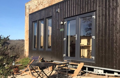 Bussieres (Yonne) Cabin | Tiny House between fields and stream, night under the stars guaranteed!