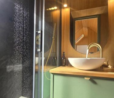 Etival-les-le-Mans Ski Chalet | Tiny-house PAMPA Lodges au bord de l'eau