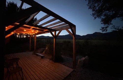 Turany Apartment | Tiny House with Mountain Views
