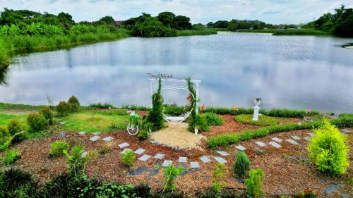 Bang Phai House | Tiny Island Lake Lodge