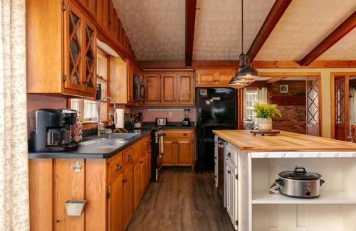 Wellsboro House | Tioga Hideaway at Wellsboro- ideal retreat!