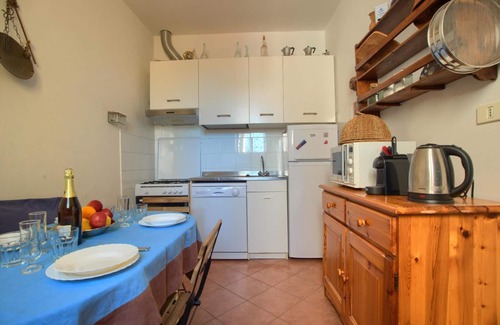 Costa dʼOneglia Apartment | Tipica Casa Ligure in Borgo Antico
