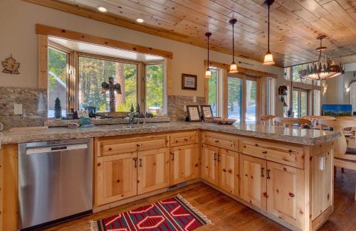 Tahoma House | Tippy Canoe by Tahoe Getaways - 4BR West Shore w Private Hot Tub, Sauna, EV & Walking Distance to Trailhead