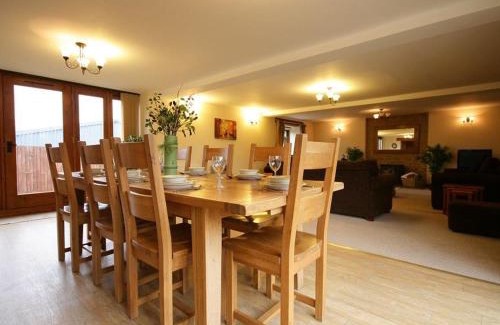 Chipping Norton House | Tithe Barn, Lyneham