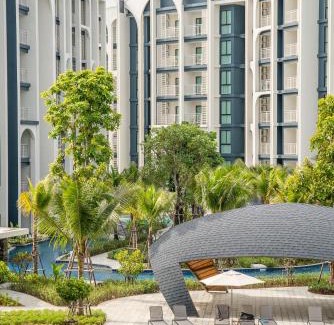 Sa Khu Apartment | Title Halo Life in Yellow 40m2 King Bed Pool