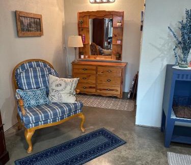 Van Zandt County House | Tmae's Bed & Rest